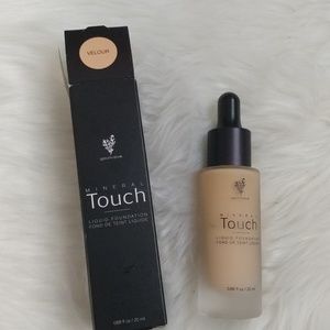 Younique Mineral Touch Liquid Foundation, Velour